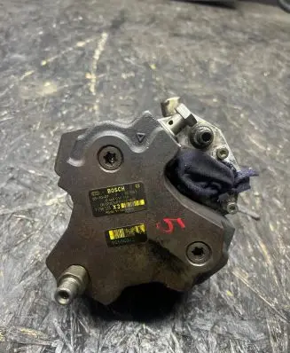 BMW 3 E90 E91 Fuel injection high pressure pump 7798333 0445010146 063961