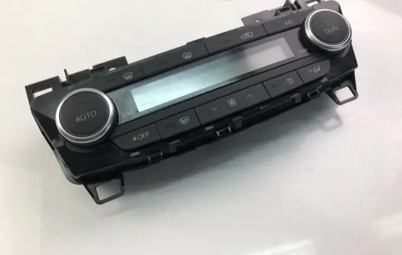 Toyota Avensis T270 Climate control unit 5590005610