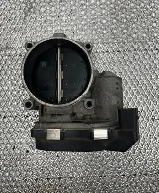 BMW 5 E60 E61 Throttle valve 7556118 A2C53112155