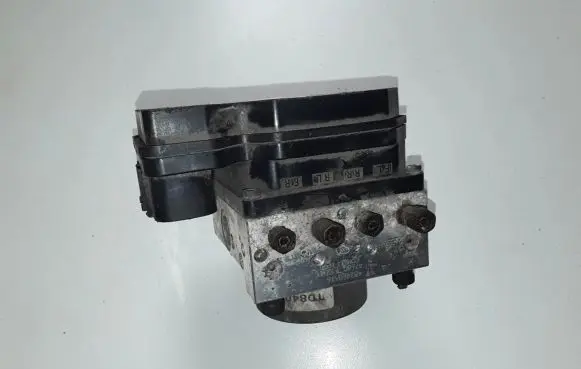 Nissan X-Trail T30 ABS Pump 4824E0416