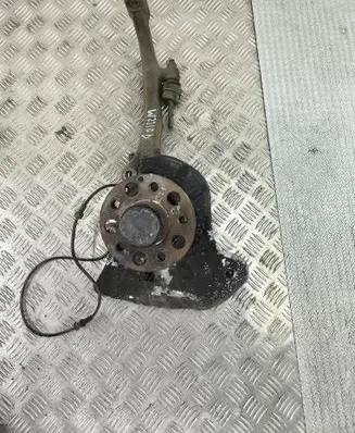Mercedes-Benz S W221 Front wheel hub A2213324601
