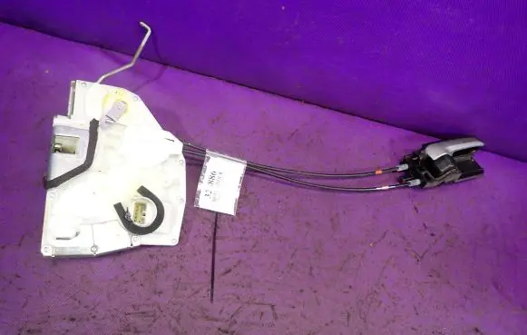 Fiat Sedici Front door lock