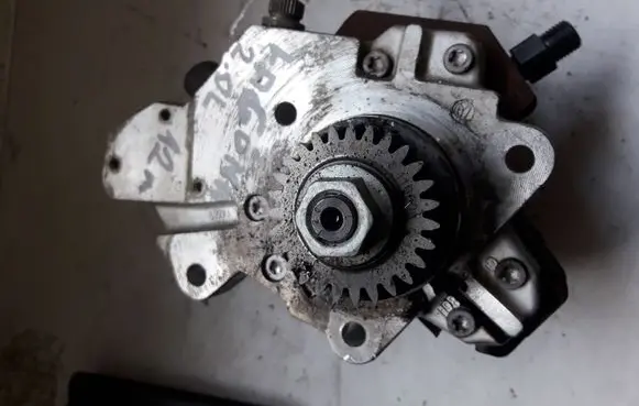 Renault Laguna III Fuel injection high pressure pump 0445010099