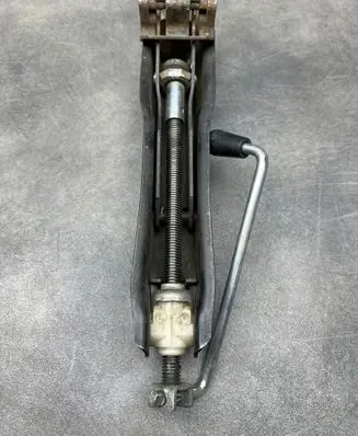 Skoda Octavia Mk1 (1U) Lift Jack 1U0011031A