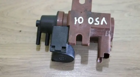 Volvo V50 Turbo solenoid valve 6G9Q9E882CA