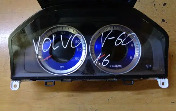 Volvo V60 Speedometer (instrument cluster) 31343497AA 36001890 69799780U