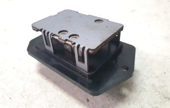 Suzuki Swift I Heater blower motor/fan resistor 
