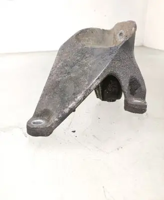 Audi A6 S6 C6 4F Engine mounting bracket 4F0199307N