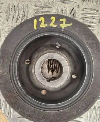 Opel Zafira A Crankshaft pulley 55351711