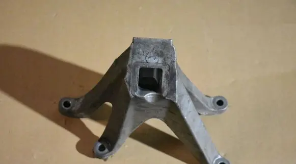 BMW X5M G05 F95 Engine mount bracket 6861551555525