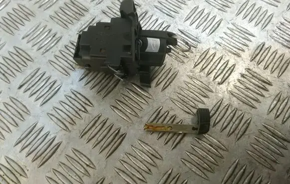 BMW 3 E92 E93 Ignition lock PBTGF20 E9XRL