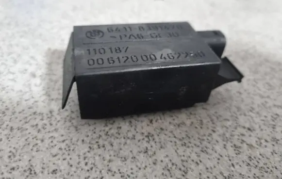 BMW 5 E39 AUC sensor 64118391470