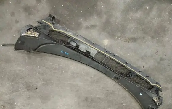 Peugeot 308 Wiper trim 98008282XT