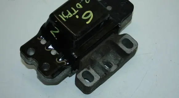 Skoda Octavia Mk2 (1Z) Engine mount bracket 1K0199555