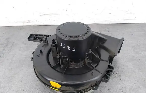 Volkswagen Fox Heater fan/blower 6Q1820015G