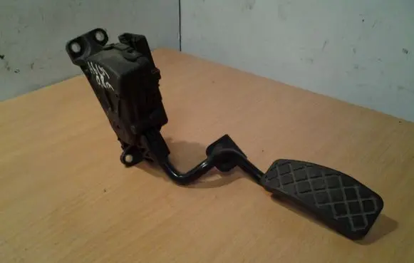 Audi A6 S6 C6 4F Accelerator throttle pedal 4F2721523 6PV00898402