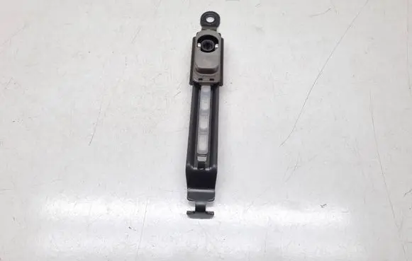 Toyota RAV 4 (XA20) Seat belt adjustment rail C661603