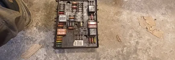Volkswagen Golf V Fuse module 1K0937124H