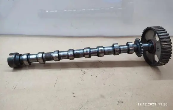 Peugeot 407 Camshaft 