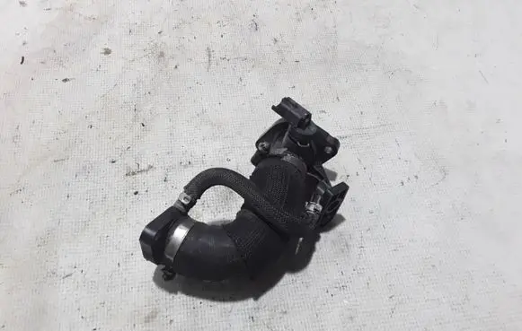 Smart ForFour II W453 EGR valve line/pipe/hose A2810900737