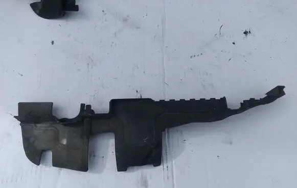 Audi A4 S4 B6 8E 8H Air intake duct part 8E0121284