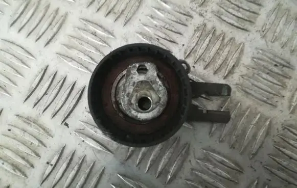 Peugeot 407 Belt tensioner pulley 