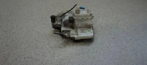 Volkswagen Polo III 6N 6N2 6NF Front door lock 6N1837016C