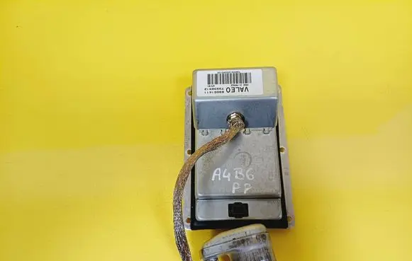 Audi A4 S4 B6 8E 8H Voltage converter/converter module 89001411
