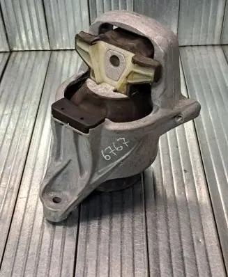 Audi A4 S4 B9 Engine mount bracket 8W0199372CA 3618946
