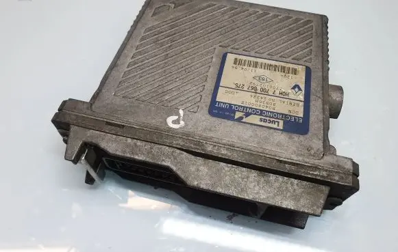 Renault Scenic I Engine control unit/module HOM7700867275 7700102792 R04080001E