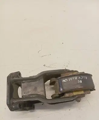 Mercedes-Benz Vito Viano W638 Engine mounting bracket A6012200207