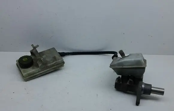 Peugeot 5008 Master brake cylinder 9654002180