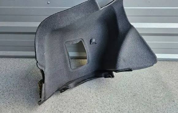 Maserati GranTurismo Trunk/boot side trim panel 068413006