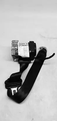 Rear seatbelt