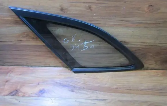 Mazda 323 F Rear side window