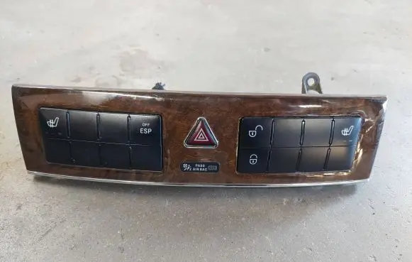 Mercedes-Benz C W203 Hazard light switch 2038702910
