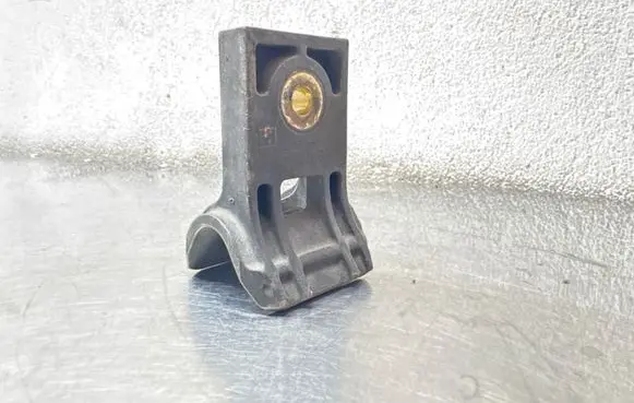 Opel Insignia A Radiator mount bracket 13262692