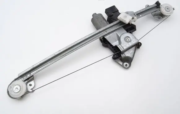 Mercedes-Benz E W210 Front door window regulator with motor 0130821699 2108205342