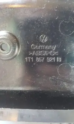 Volkswagen Touran I Glove box 1T1857921B