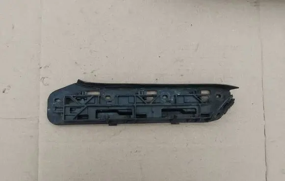 Volkswagen Touran I Front bumper mounting bracket 1T0807935 1TO807049