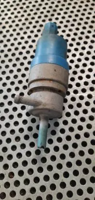 BMW 3 E36 Windshield washer spray nozzle 1110851