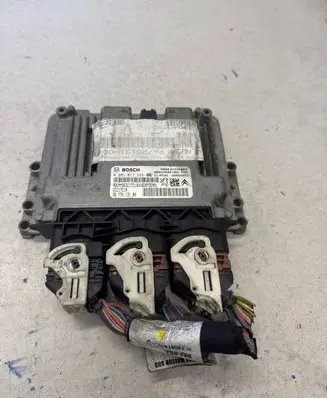 Peugeot 208 Engine control unit/module 9666729580 9677013180 0281017333