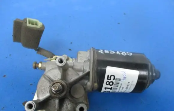 Hyundai H-100 Front wiper linkage and motor