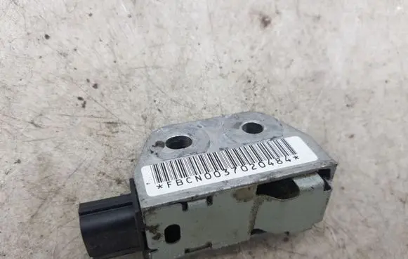 Nissan X-Trail T30 Airbag deployment crash/impact sensor FBCM0037020484