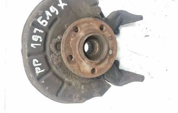Skoda Fabia Mk1 (6Y) Front wheel hub spindle knuckle