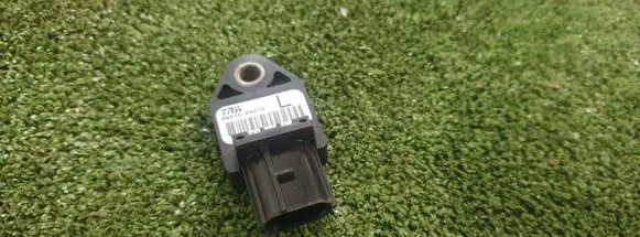 Toyota Avensis T250 Airbag deployment crash/impact sensor 89834-05010