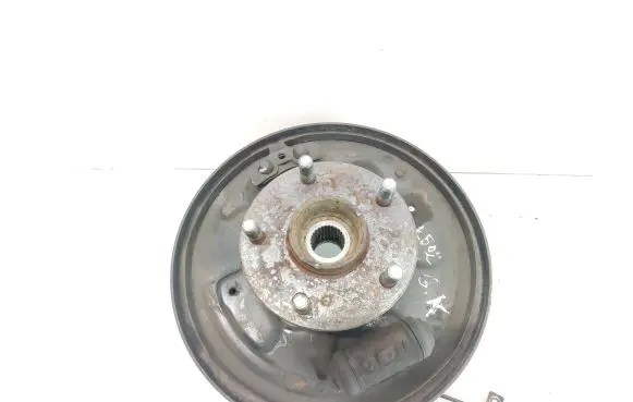 Suzuki Grand Vitara II Rear wheel hub spindle/knuckle 