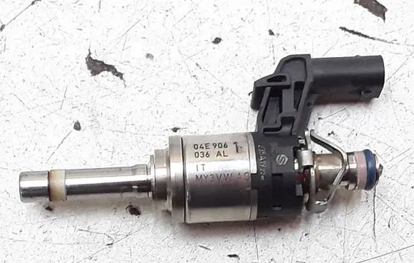 Volkswagen Sharan Fuel injector 04E906036AL