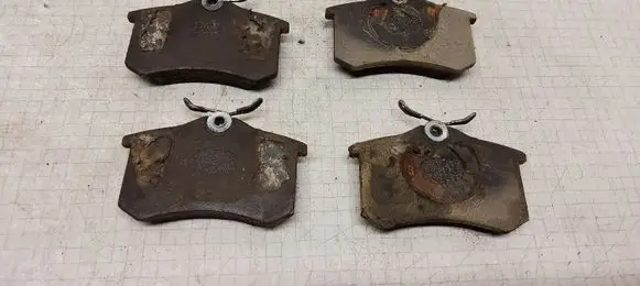 Volkswagen PASSAT B5 Brake pads (rear) 