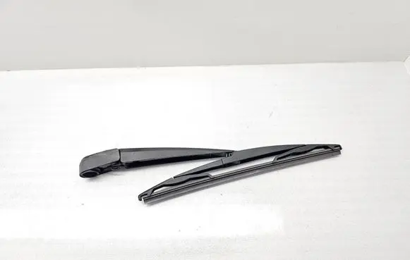 Toyota Avensis T270 Rear wiper blade arm 